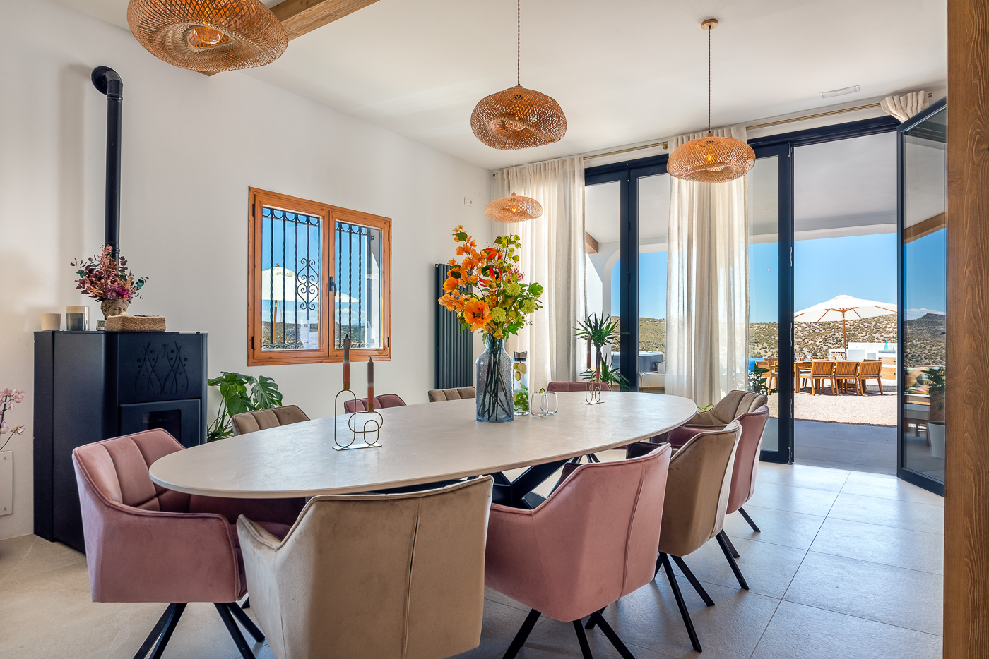 Indoor and outdoor dining facilities